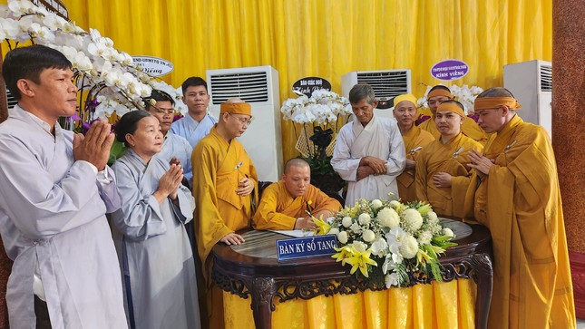 Chùa Quang Long (Tiền Giang)