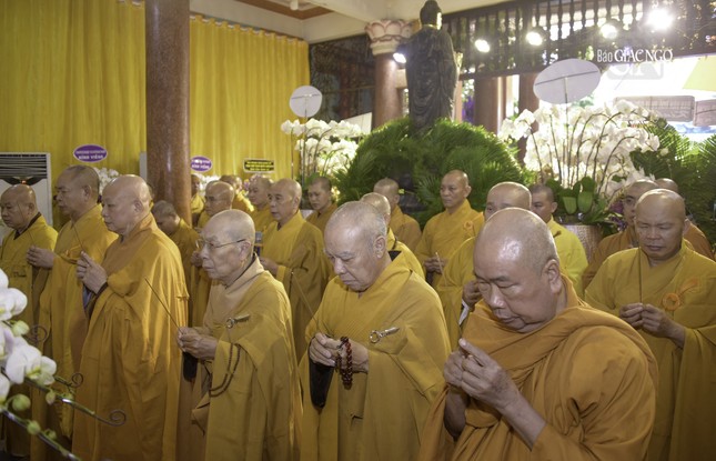 Đoàn Phật giáo TP.HCM viếng tang