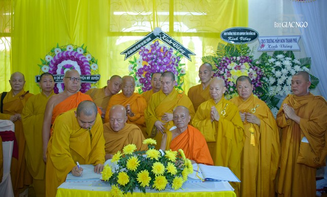 Ký sổ tang lưu niệm