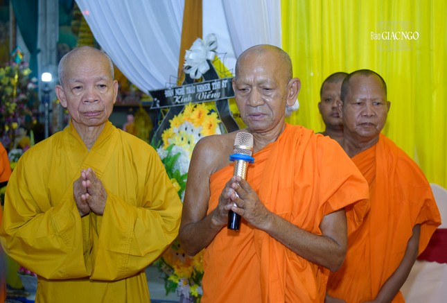 Hòa thượng Đào Như phát biểu cảm tạ