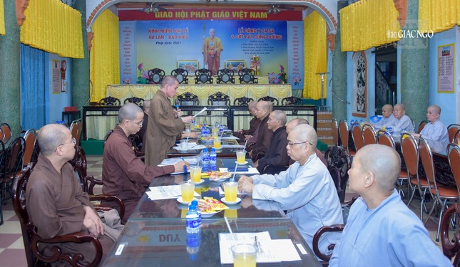 Chư Tăng Ni tham dự phiên họp tại tổ đình Vạn Thọ Chư Tăng Ni tham dự phiên họp tại tổ đình Vạn Thọ