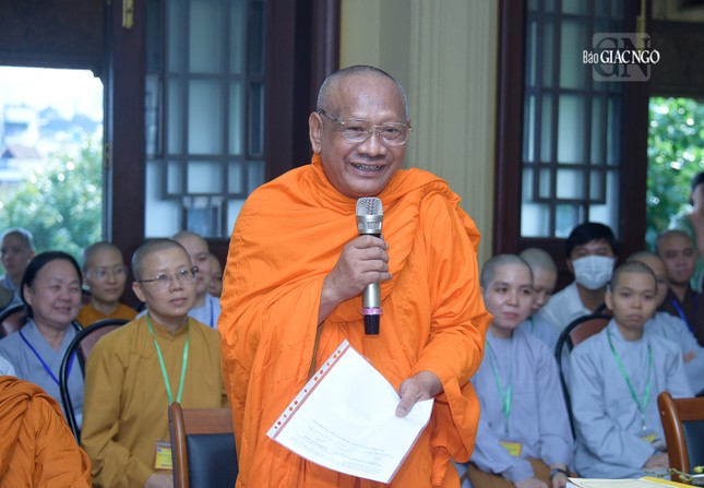 Hòa thượng Danh Lung nêu câu hỏi đến nghiên cứu sinh