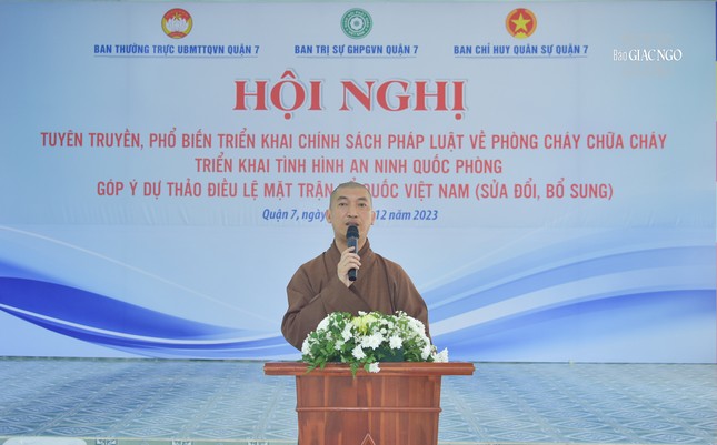 Thượng tọa Thích Hoằng Ninh phát biểu khai mạc Thượng tọa Thích Hoằng Ninh phát biểu khai mạc