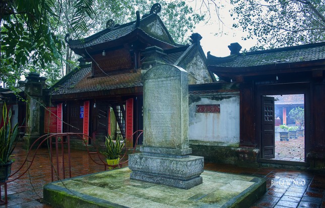 Theo văn bia chùa Tượng Sơn ghi chép, ban đầu chùa có kiến trúc theo hình chữ &quot;Nhất&quot;, đến nay đã qua nhiều lần trùng tu. Năm Minh Mạng thứ 16 (1835), nhà sư Lê Hữu Ân, pháp danh Thích Phổ Quang đã làm lại chùa Thượng, sửa chữa chùa Hạ, dựng gác chuông tám mái, đúc đại hồng chung có khắc chữ Tượng Sơn tự chung