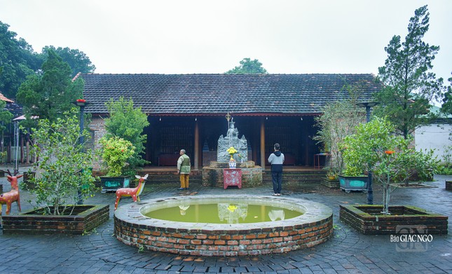 Chùa Tượng Sơn nằm trong quần thể di tích Hải Thượng Lãn Ông, đánh dấu nơi mà vị danh y này sinh sống và dành nhiều thời gian mở phòng mạch, khám bệnh, bốc thuốc cứu chữa cho người dân