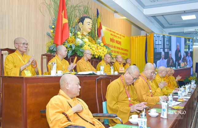 Chư tôn đức chứng minh