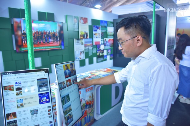 Hội báo là cơ hội để người làm báo tìm hiểu các phương thức, kỹ năng làm báo hiện đại trong giai đoạn chuyển đổi số hiện nay Hội báo là cơ hội để người làm báo tìm hiểu các phương thức, kỹ năng làm báo hiện đại trong giai đoạn chuyển đổi số hiện nay