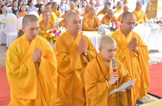 Đại đức Thích Hoằng Tâm phát nguyện nhận nhiệm vụ