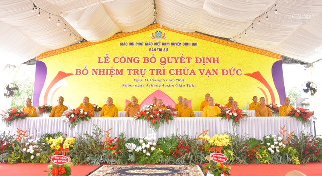 Chư tôn đức chứng minh