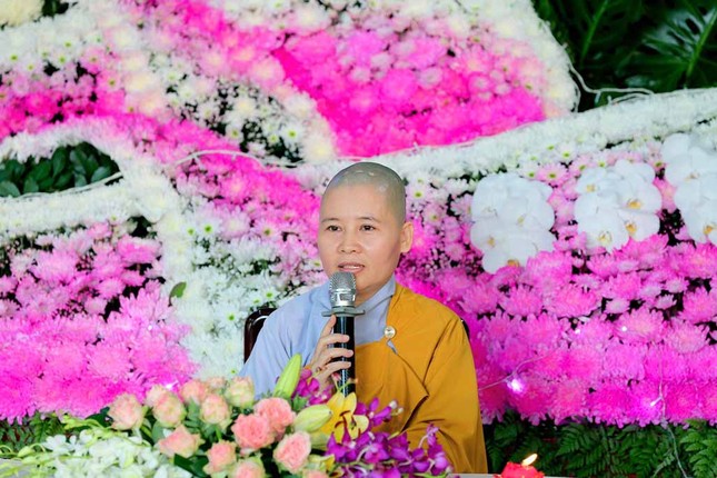 Sư cô Thích nữ Như Pháp chia sẻ pháp thoại với chủ đề &quot;Ý nghĩa Đại lễ Phật đản&quot;