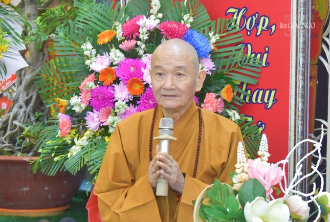 Trưởng lão Hòa thượng Thích Thanh Hùng ban đạo từ