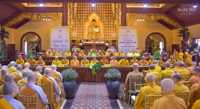 Chư tôn đức chứng minh