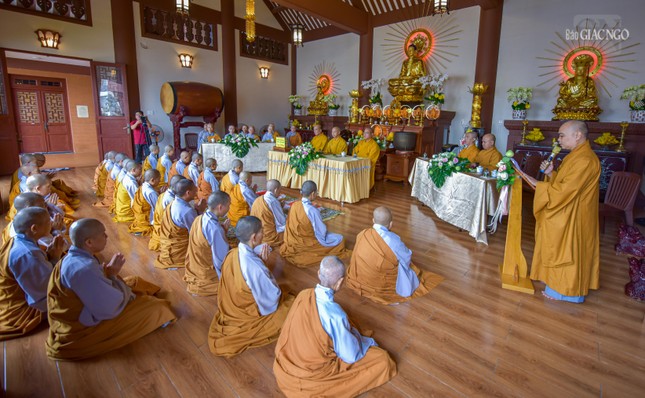 Thăm hạ trường tu viện Định Thành (Q.7)