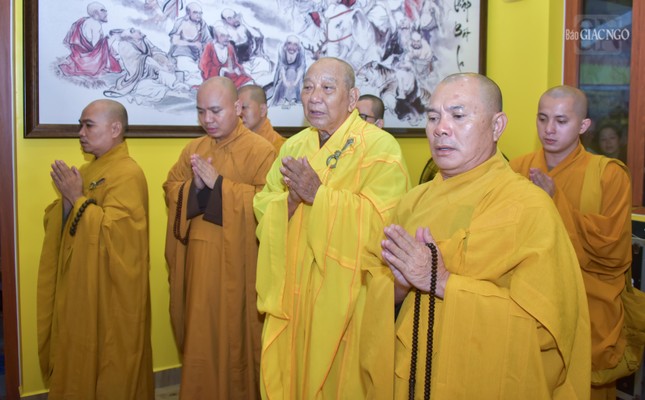 Ban Trị sự GHPGVN Q.7, môn phong Thiên Thai Giáo Quán tông tham dự lễ nhập kim quan