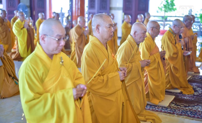 Tham dự lễ tác pháp Tự tứ tại chùa Quan Âm có chư tôn đức trong Ban Chứng minh, Ban Trị sự GHPGVN Q.8 Tham dự lễ tác pháp Tự tứ tại chùa Quan Âm có chư tôn đức trong Ban Chứng minh, Ban Trị sự GHPGVN Q.8