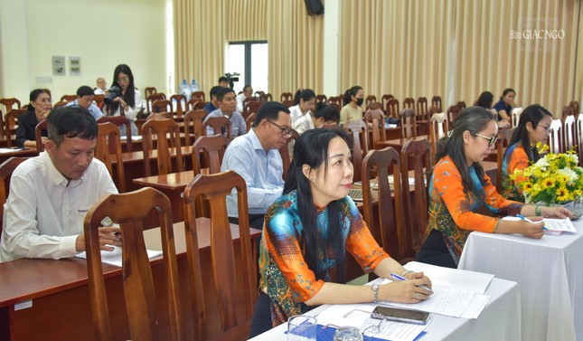 Các vị Ban Tổ chức và phóng viên các báo đài tham dự họp báo Các vị Ban Tổ chức và phóng viên các báo đài tham dự họp báo