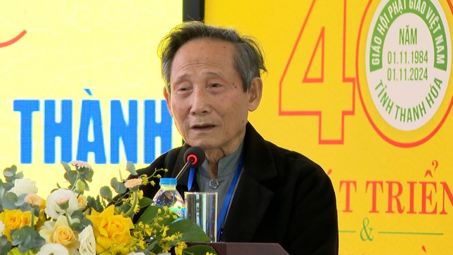 Giáo sư Lê Mạnh Thát phát biểu tham luận tại hội thảo Giáo sư Lê Mạnh Thát phát biểu tham luận tại hội thảo