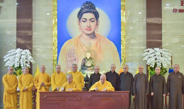 Ký kết hợp tác hợp tác thực hiện 4 đề án giữa Ban Văn hóa T.Ư và Ban Trị sự GHPGVN TP.HCM Ký kết hợp tác hợp tác thực hiện 4 đề án giữa Ban Văn hóa T.Ư và Ban Trị sự GHPGVN TP.HCM