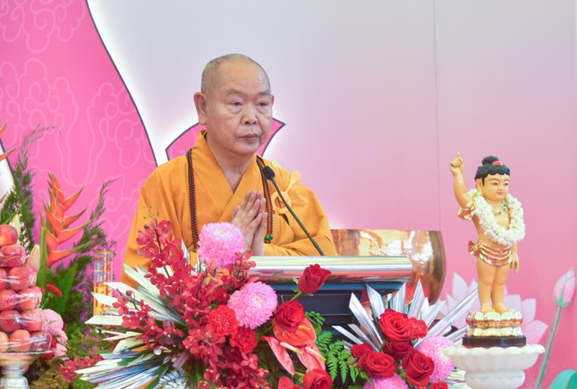 Hòa thượng Thích Huệ Công đọc Diễn văn Phật đản Phật lịch 2569