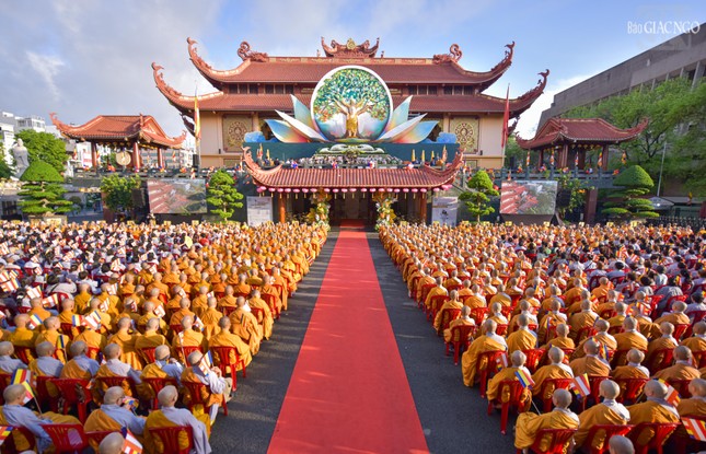 Quang cảnh Đại lễ Phật đản Phật lịch 2569 tại Việt Nam Quốc Tự Quang cảnh Đại lễ Phật đản Phật lịch 2569 tại Việt Nam Quốc Tự