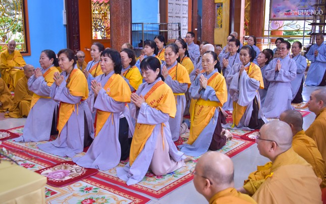 Đạo tràng Phật tử tổ đình Vạn Thọ phát nguyện nương theo các hành giả để tu học Đạo tràng Phật tử tổ đình Vạn Thọ phát nguyện nương theo các hành giả để tu học