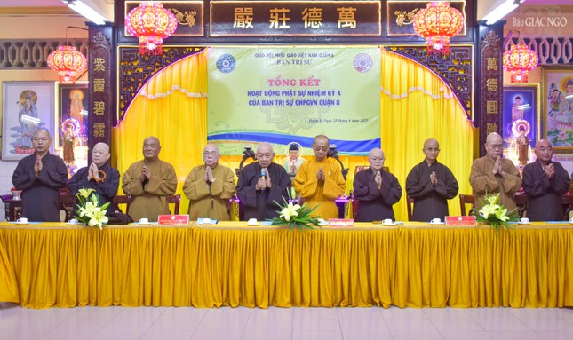 Chư tôn đức niệm Phật