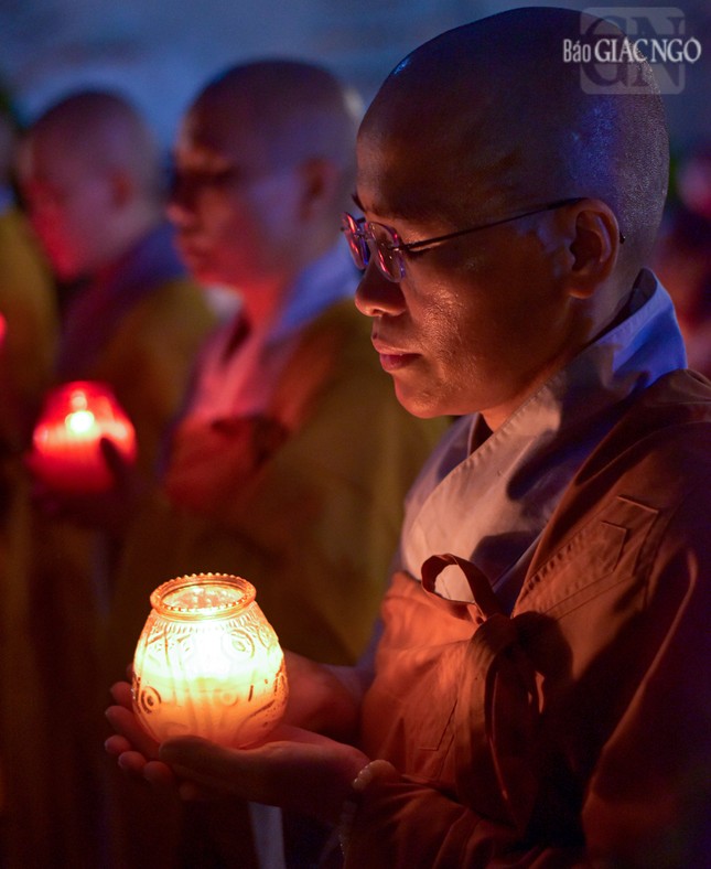 Thành tâm tưởng niệm