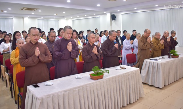 Chư tôn đức niệm Phật cầu gia bị