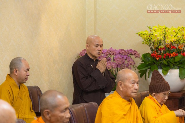 Thượng tọa Thích Giác Dũng phụng hành chỉ đạo của chư vị Trưởng lão Thượng tọa Thích Giác Dũng phụng hành chỉ đạo của chư vị Trưởng lão