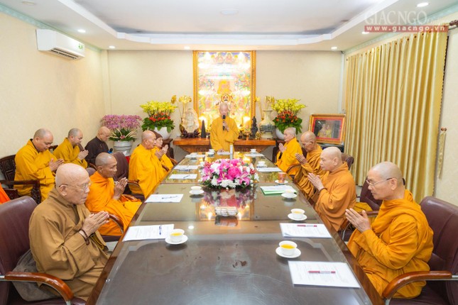 Chư vị Trưởng lão tán thành bằng cách đồng thanh niệm Phật Chư vị Trưởng lão tán thành bằng cách đồng thanh niệm Phật