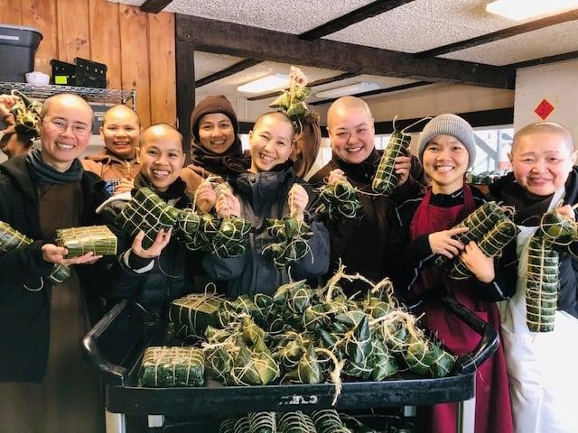 Duy trì văn hóa truyền thống tại tu viện Bích Nham, Hoa Kỳ - Ảnh: Blue Cliff