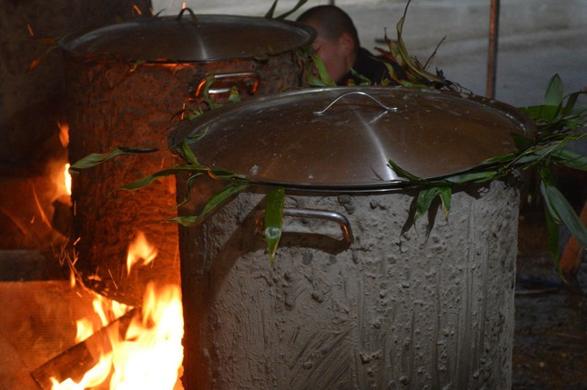 Nhưng đầy tiếng cười