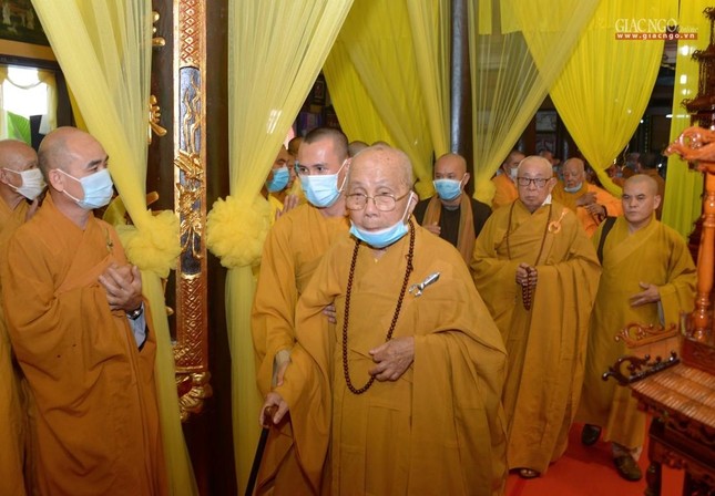 Chư vị giáo phẩm Hội đồng Chứng minh quang lâm