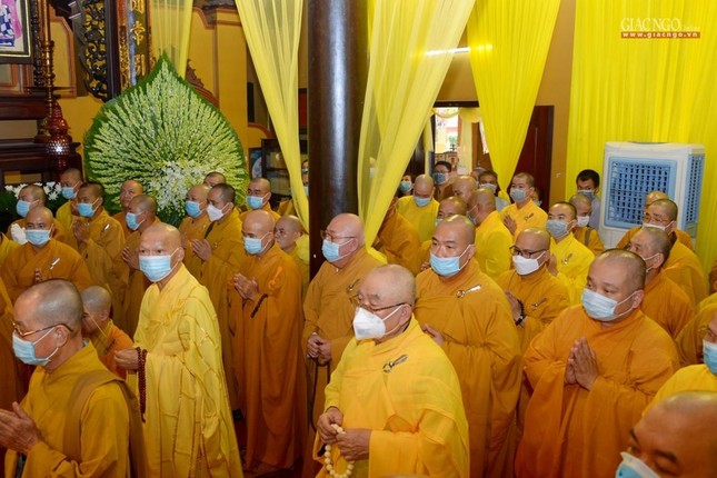 Chư Tăng hộ niệm