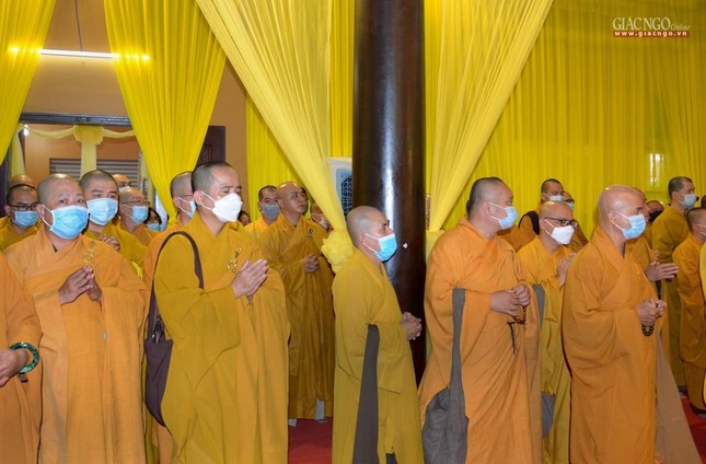 Nhất tâm cầu nguyện, hộ niệm