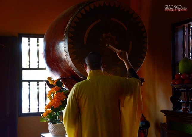 Trong lúc thỉnh thân tứ đại nhập quan...