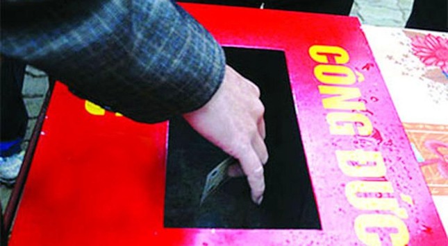 Công văn của Ban Trị sự GHPGVN tỉnh Lạng Sơn cho rằng vấn đề căn cơ là do thuật ngữ "tiền công đức", "hòm công đức" bị lạm dụng và dẫn tới hiểu lầm Công văn của Ban Trị sự GHPGVN tỉnh Lạng Sơn cho rằng vấn đề căn cơ là do thuật ngữ "tiền công đức", "hòm công đức" bị lạm dụng và dẫn tới hiểu lầm