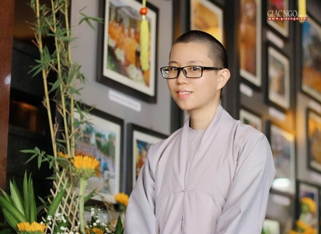 Sư cô Thích nữ Tuệ Quán (SN 1999) đăng ký phát nguyện phục vụ vì lợi ích cho cộng đồng Sư cô Thích nữ Tuệ Quán (SN 1999) đăng ký phát nguyện phục vụ vì lợi ích cho cộng đồng