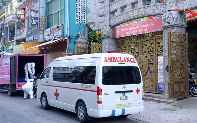 Trước cổng chùa Giác Ngộ Trước cổng chùa Giác Ngộ