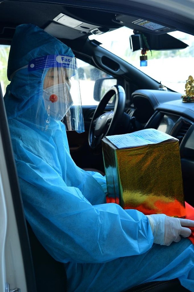 Trân trọng chuyển đến tận các địa phương, trong trường hợp liên lạc được với thân nhân của đồng bào đã qua đời Trân trọng chuyển đến tận các địa phương, trong trường hợp liên lạc được với thân nhân của đồng bào đã qua đời