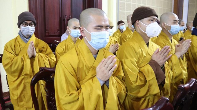 Vì điều kiện dịch bệnh, Đại lễ được tổ chức trong phạm vi nội bộ nhưng vẫn đảm bảo sự trang nghiêm Vì điều kiện dịch bệnh, Đại lễ được tổ chức trong phạm vi nội bộ nhưng vẫn đảm bảo sự trang nghiêm