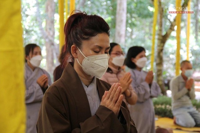 Nhiều người đã trở về chùa Từ Hiếu để dự tâm tang trong im lặng