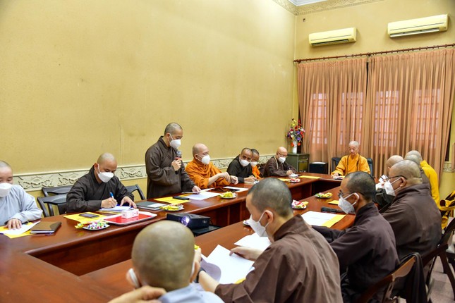 Thượng tọa Thích Quang Thạnh, Phó Viện trưởng kiêm Tổng Thư ký Hội đồng Điều hành báo cáo