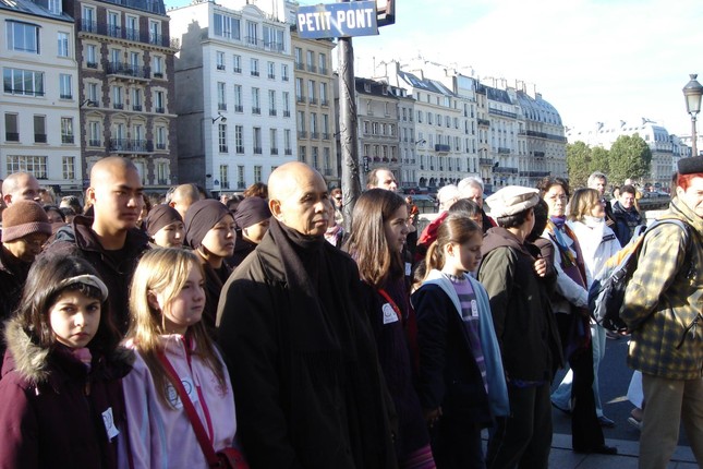 Khi ta nhìn sâu vào các cuộc chiến trong lịch sử gần đây, chúng ta phải chuyển hóa thù hận và hiểu lầm thành lòng từ bi. Chúng ta phải thấy được rằng những người đã khiến chúng ta đau khổ cũng là nạn nhân