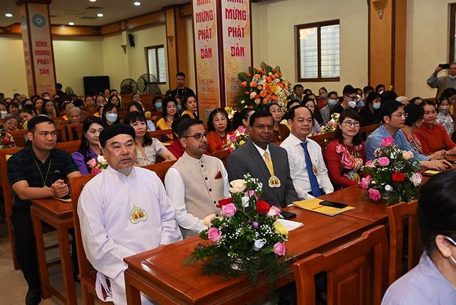 Đại diện các cơ quan ngoại giao và tôn giáo bạn