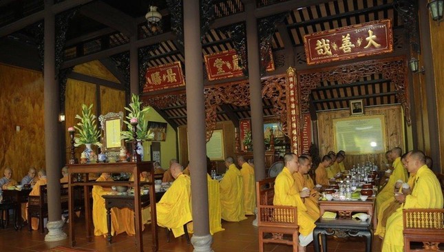 Truyền thống này được Đại lão Hòa thượng Thích Hưng Dụng, pháp tử trực hệ của Tổ sư thực hiện lúc ngài sinh tiền Truyền thống này được Đại lão Hòa thượng Thích Hưng Dụng, pháp tử trực hệ của Tổ sư thực hiện lúc ngài sinh tiền