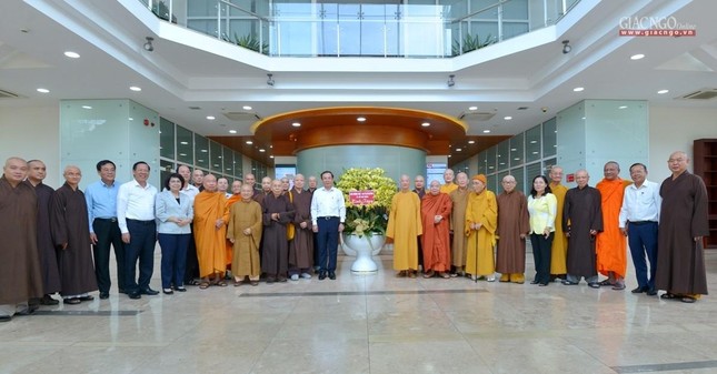 Phái đoàn và lãnh đạo TP.HCM cùng lưu lại hình ảnh kỷ niệm tại Văn phòng Thành ủy TP.HCM Phái đoàn và lãnh đạo TP.HCM cùng lưu lại hình ảnh kỷ niệm tại Văn phòng Thành ủy TP.HCM