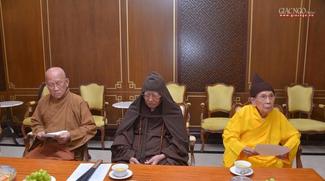 Từ trái sang: Trưởng lão Hòa thượng Thích Đức Nghiệp, Trưởng lão Hòa thượng Thích Trí Tịnh - đồng Phó Pháp chủ; Trưởng lão Hòa thượng Thích Như Niệm, Ủy viên Thường trực Hội đồng Chứng minh Từ trái sang: Trưởng lão Hòa thượng Thích Đức Nghiệp, Trưởng lão Hòa thượng Thích Trí Tịnh - đồng Phó Pháp chủ; Trưởng lão Hòa thượng Thích Như Niệm, Ủy viên Thường trực Hội đồng Chứng minh