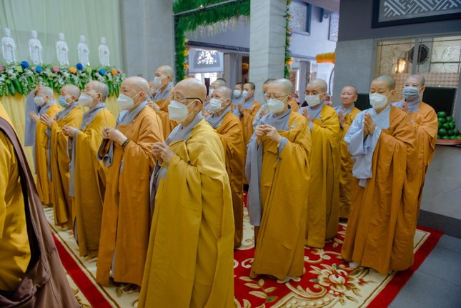 Chư Ni tưởng niệm bậc giáo phẩm Ni khả kính - Ảnh: Đăng Huy Chư Ni tưởng niệm bậc giáo phẩm Ni khả kính - Ảnh: Đăng Huy