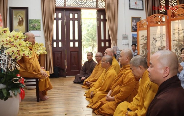 Hòa thượng chia sẻ về thuở ấu thơ và nhân duyên tu học - Ảnh: Giác Minh Lễ